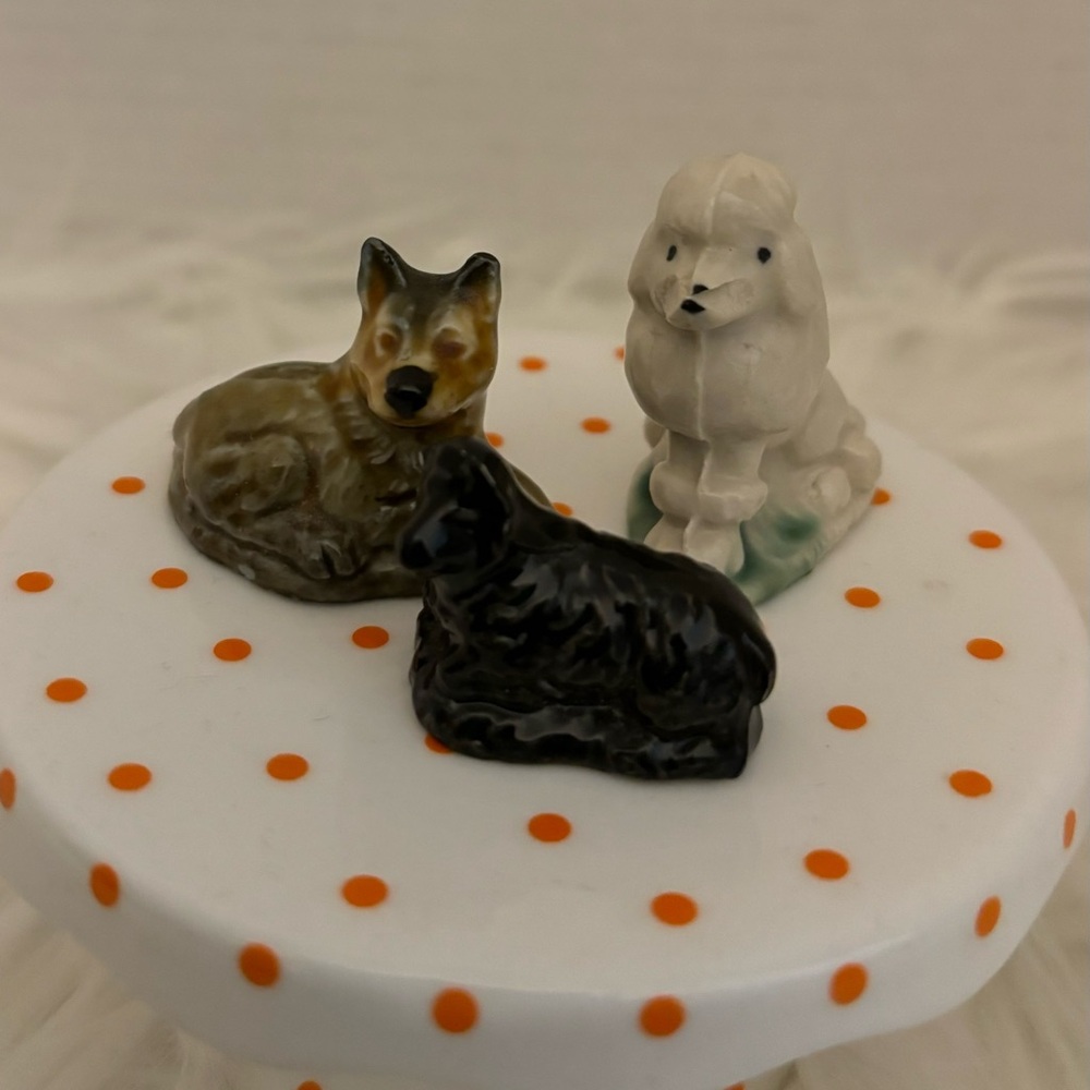 Set of 3 Vintage Wade Whimsies Ceramic/Porcelain Figurines Tea Figurines